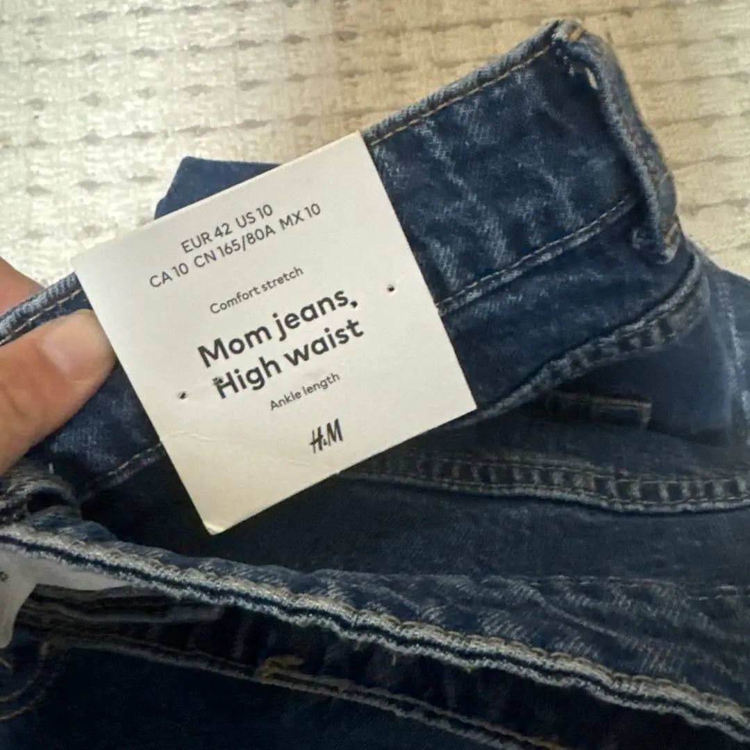 Tags, try on only H&M Mom jeans