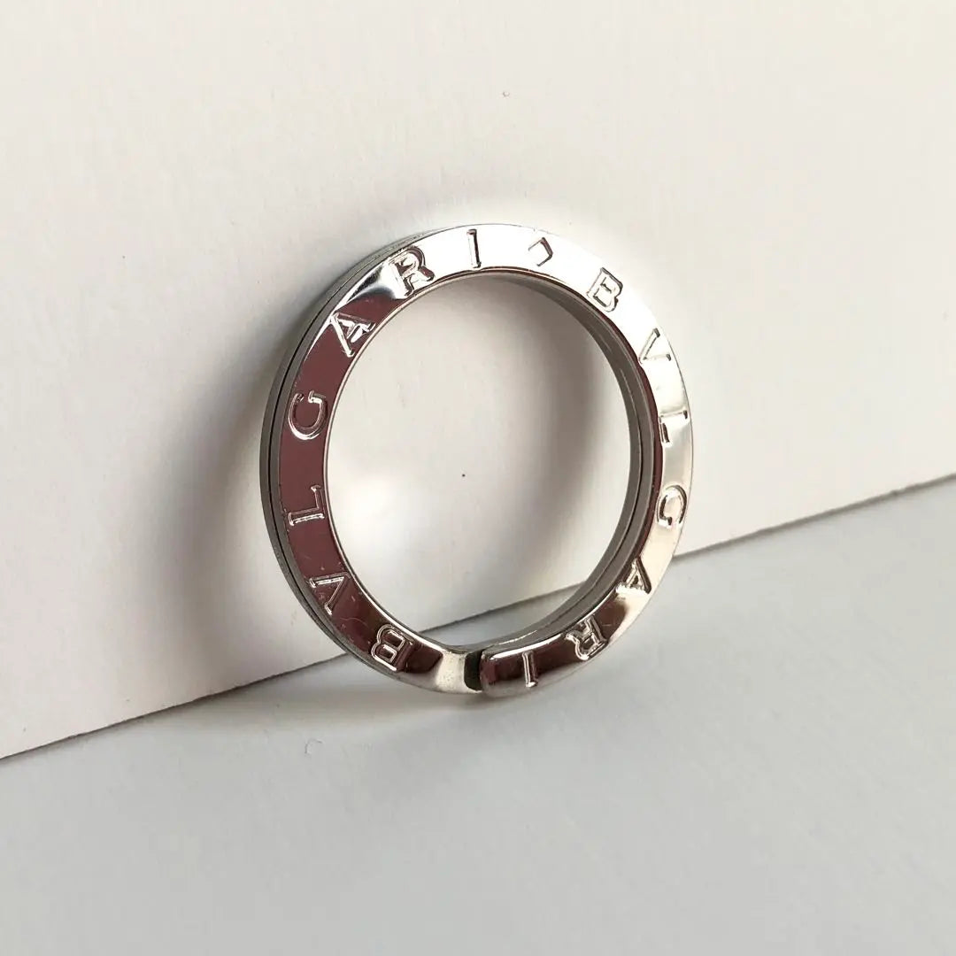 Como nuevo ✨BVLGARI Bvlgari Llavero Logo Plata