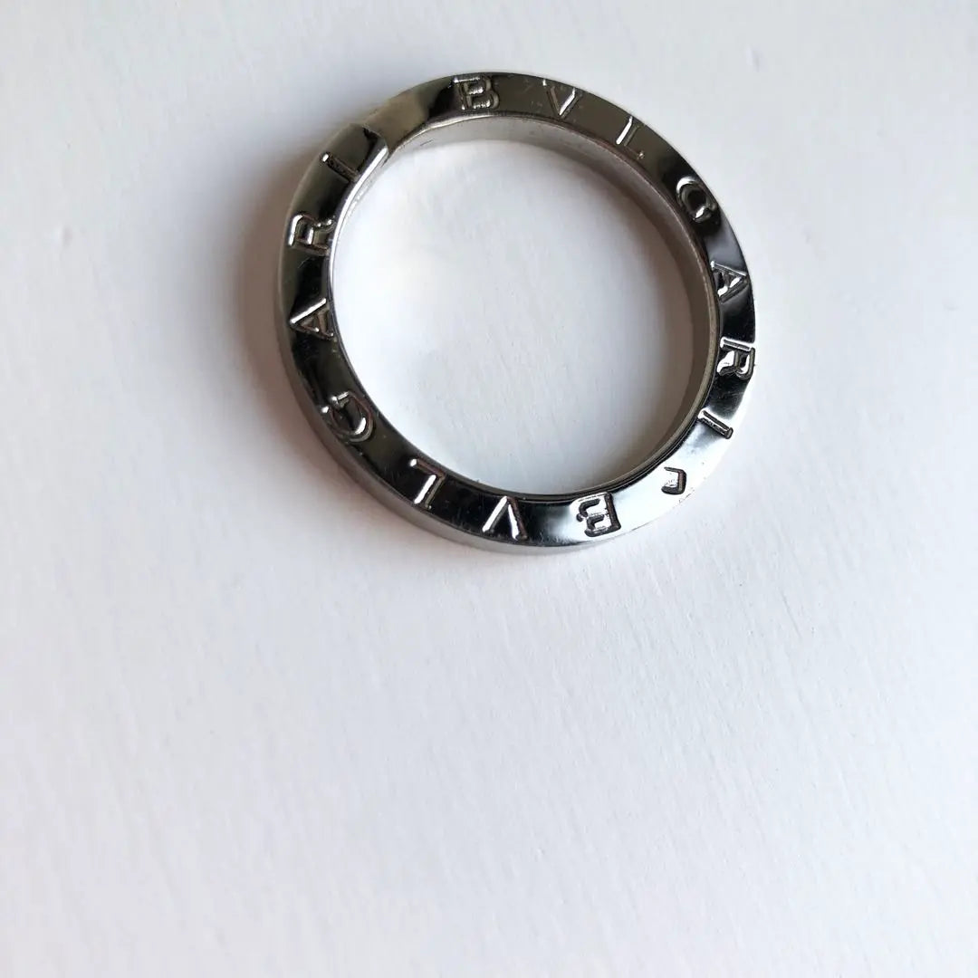 Como nuevo ✨BVLGARI Bvlgari Llavero Logo Plata