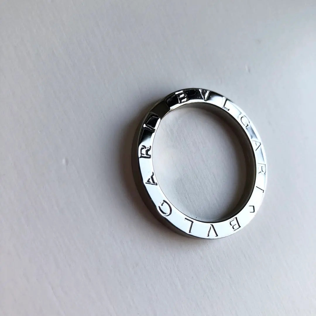 Como nuevo ✨BVLGARI Bvlgari Llavero Logo Plata