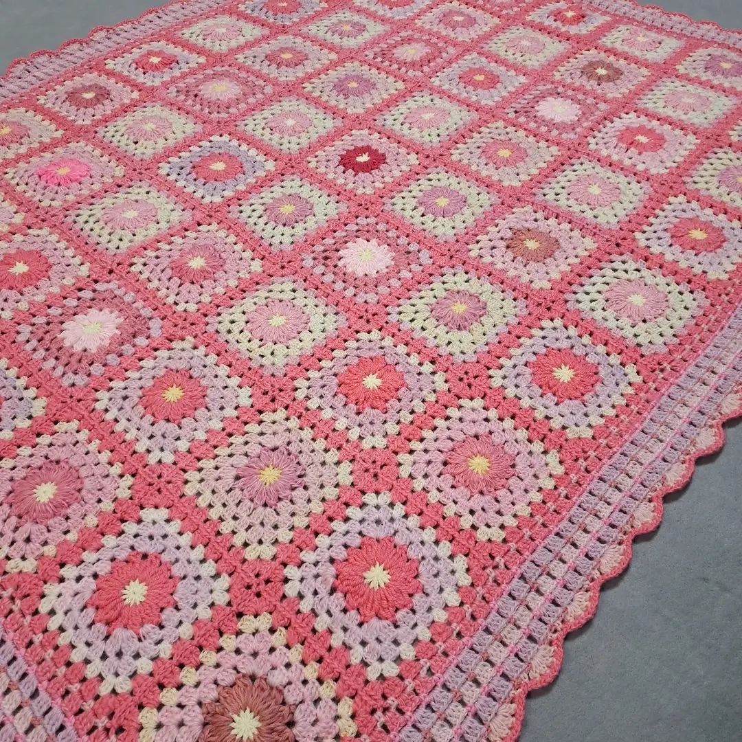 Cambio de precio (129) Granny Square ☆ Manta ☆ Rosa ☆ 125 × 155 ☆ | 価格変更(129)グラニースクエア☆ブランケット☆ピンク☆125×155☆