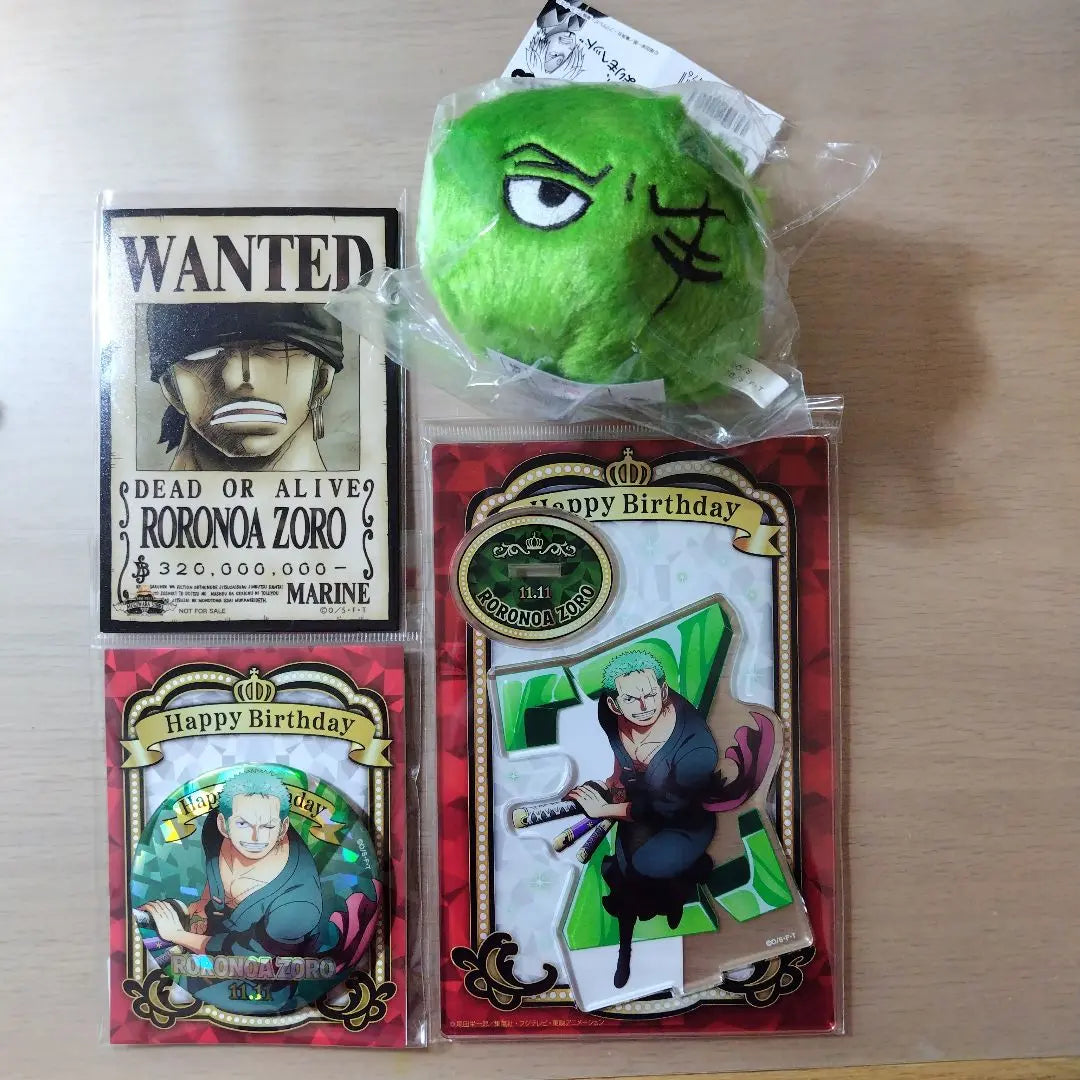 [New Zoro] One Piece Birthday Can Badge & Axta & Marimo Key Chain & Arrangement Book