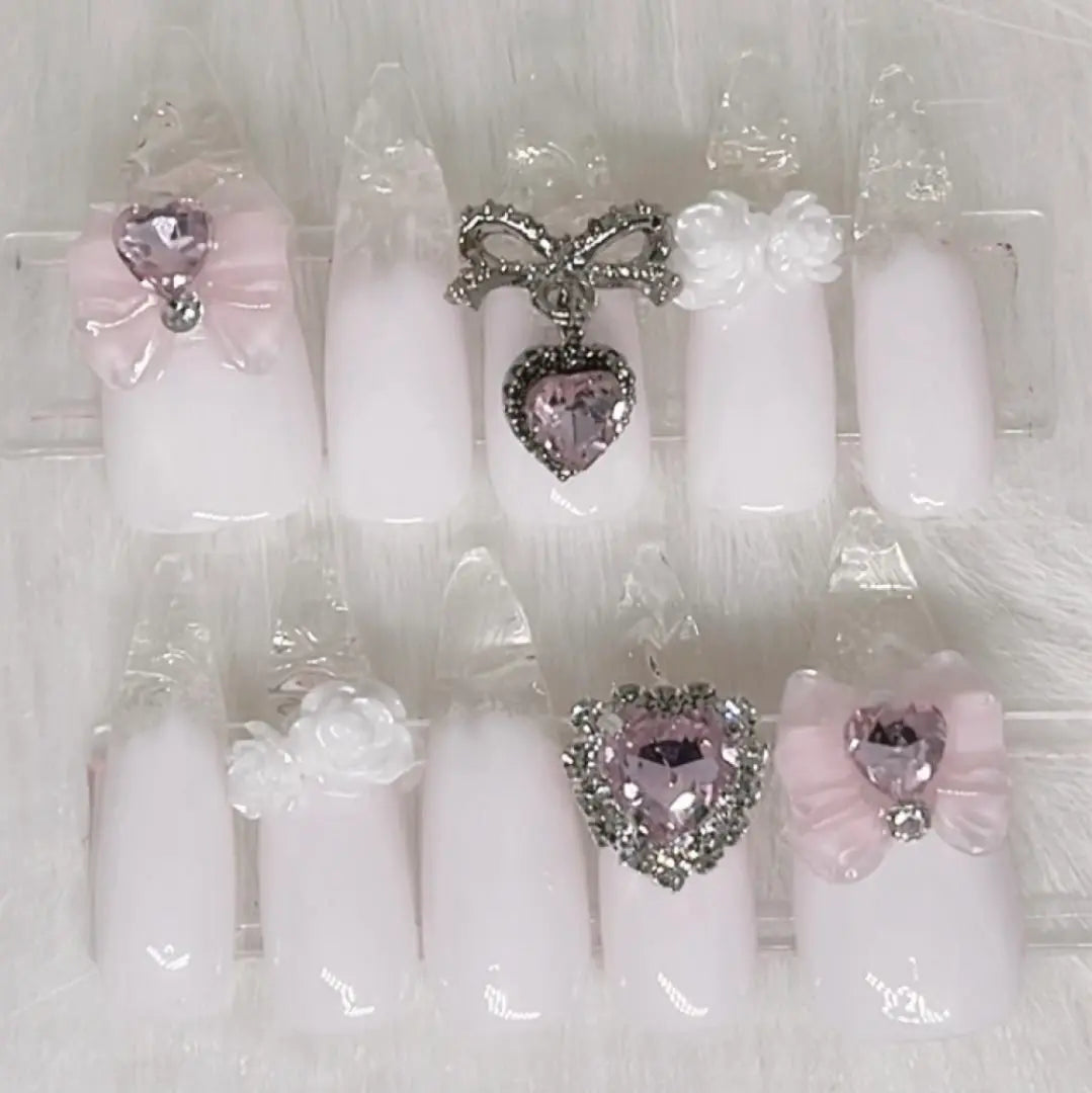 Puntas de uñas Uñas de vidrio producidas en masa a base de minas terrestres Corazón de cinta Rosa Corazones cromados Vivian