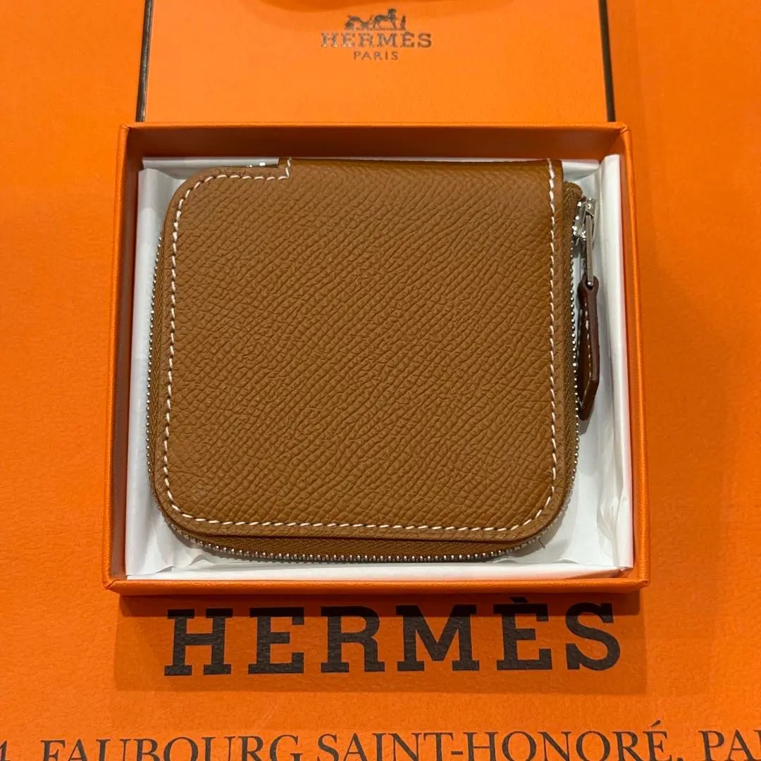 Nuevo y raro monedero de seda HERMES en estuche compacto para monedas