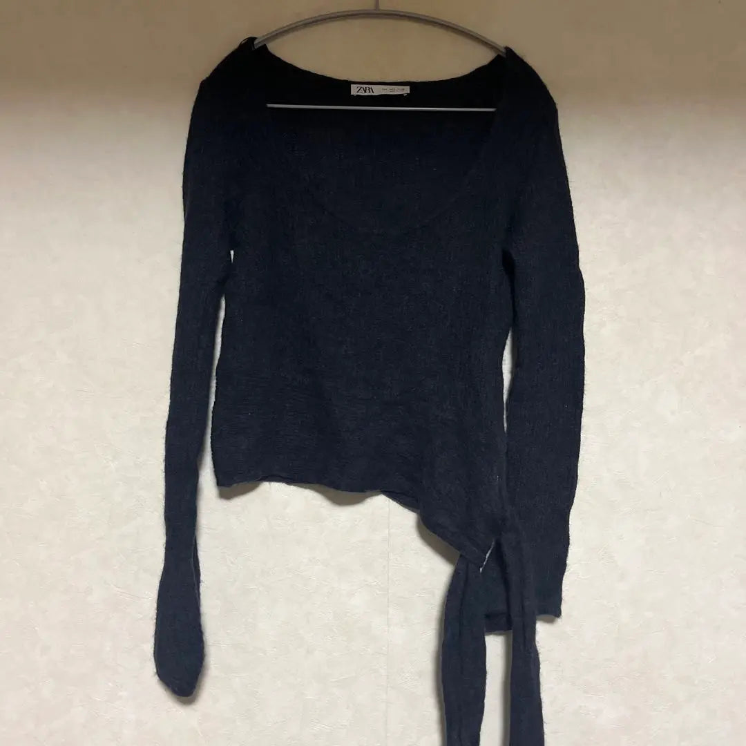 ⭐️ZARA ⭐️Dark gray ⭐️V-neck knit ⭐️