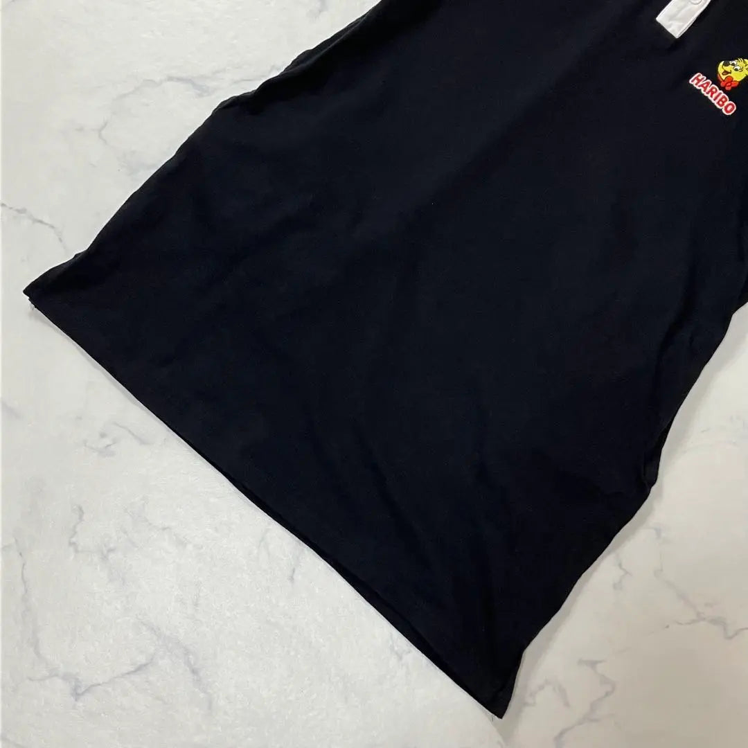 Polo de manga corta con raglán y bordado del logotipo GU × HARIBO en buen estado, talla S