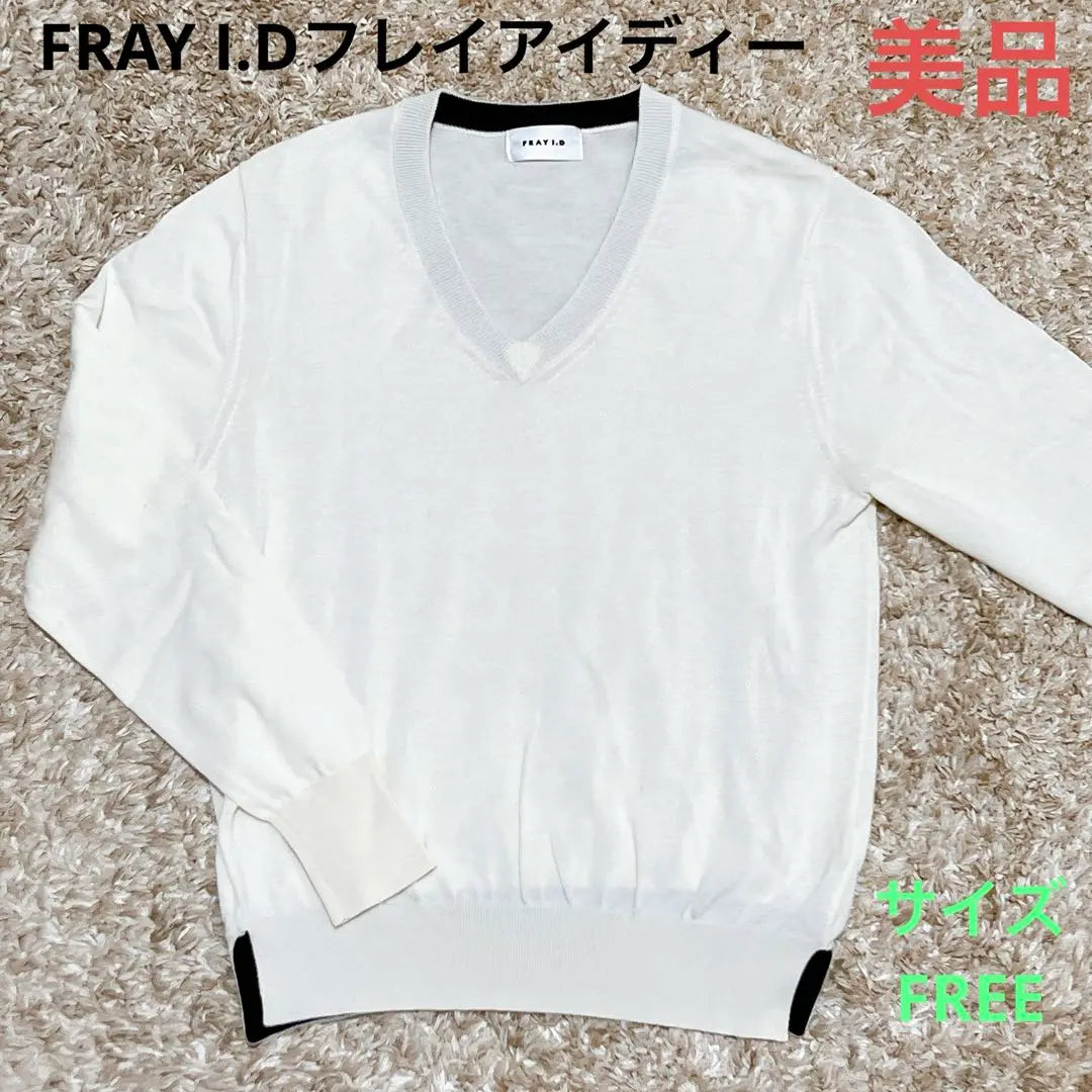 ☆Good condition☆Free shipping☆FRAY I.D V-neck knit sweater top