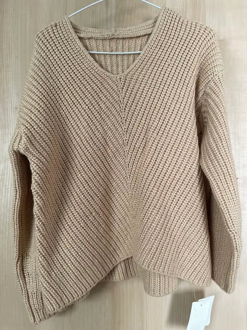 NOBLE Beige V-neck knit sweater size F