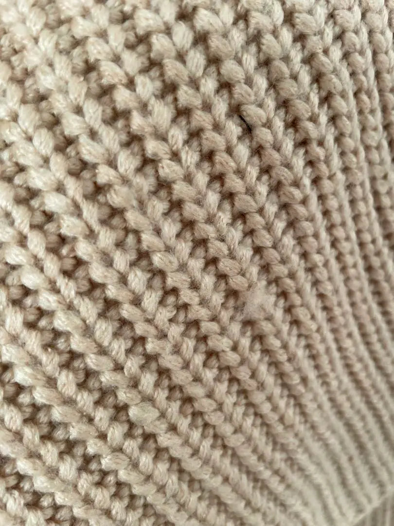 NOBLE Beige V-neck knit sweater size F