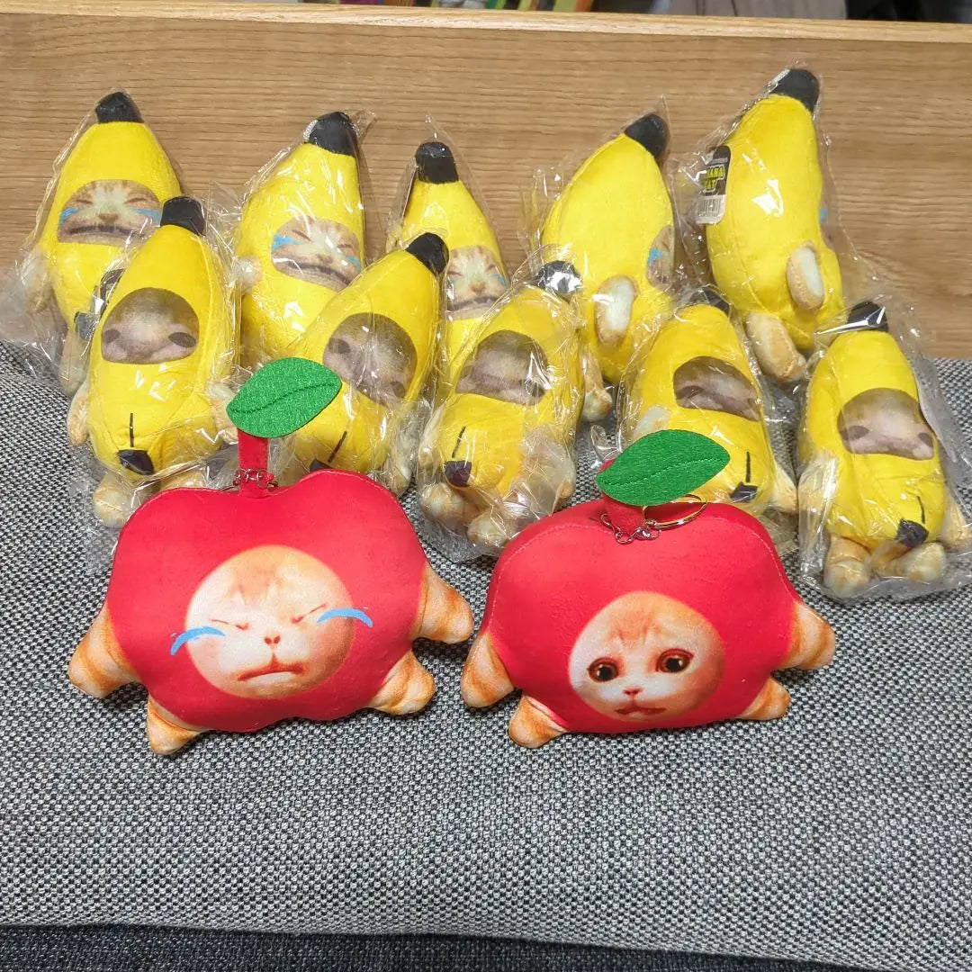 [Same-day shipping] 12-piece set/Cat meme Apple cat Banana cat cat meme keychain BIG