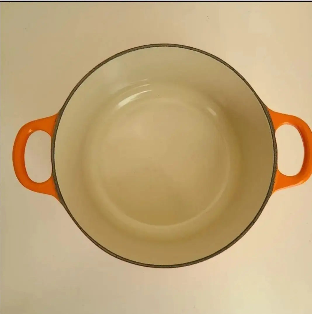 Le Creuset pot 18