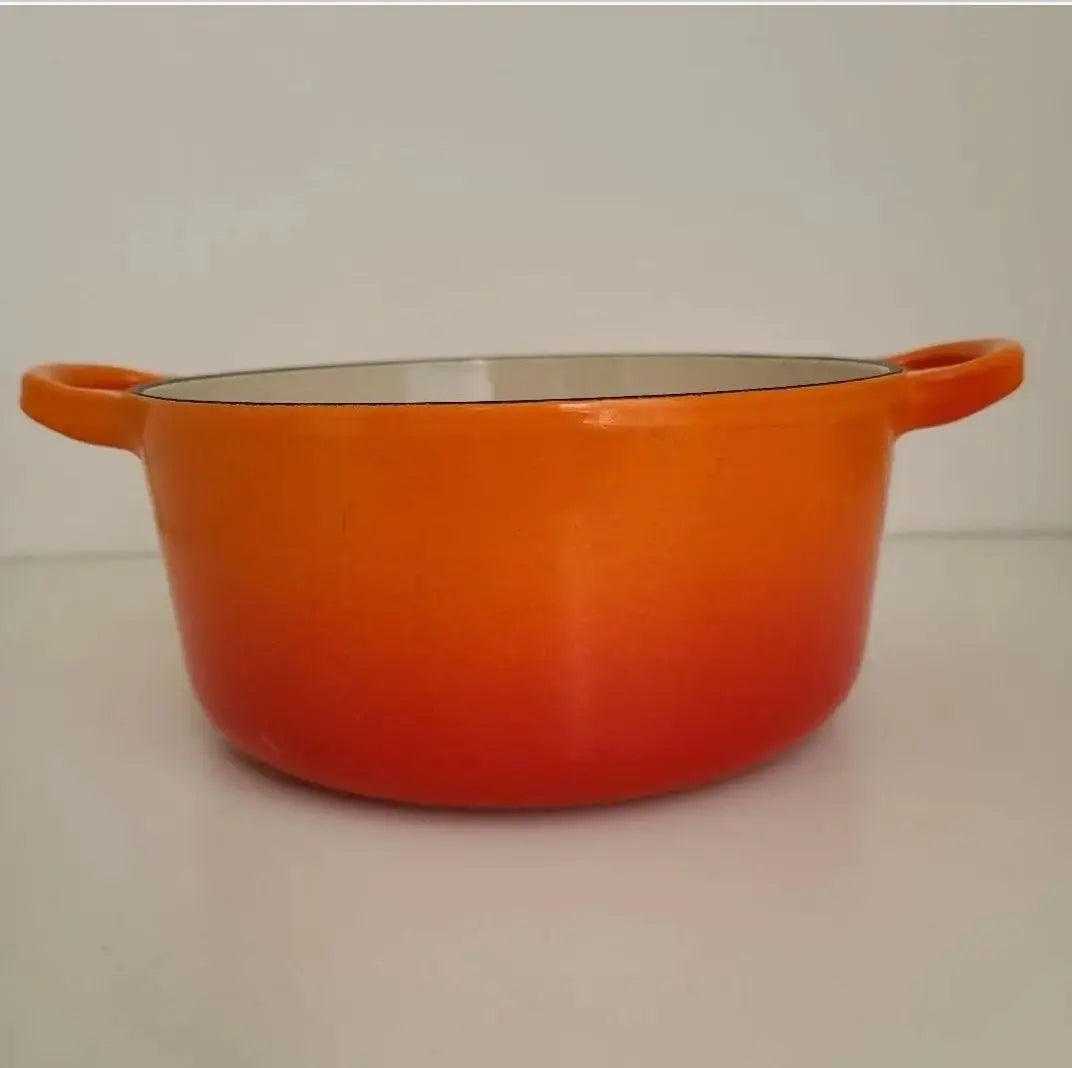 Le Creuset pot 18