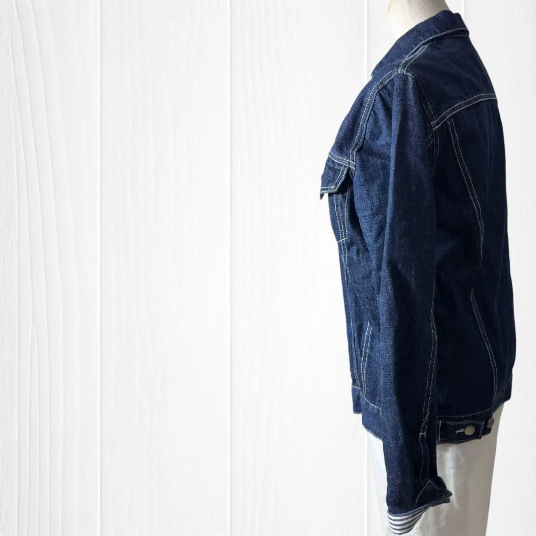 limhlicite jean jacket, denim, button engraved, both chest pockets, rear hem buttons