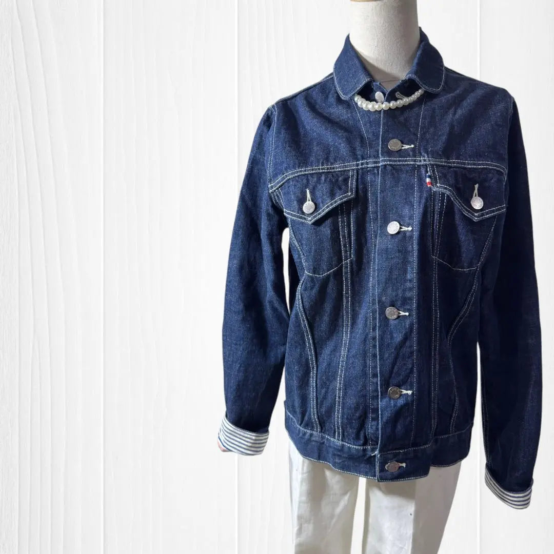 limhlicite jean jacket, denim, button engraved, both chest pockets, rear hem buttons