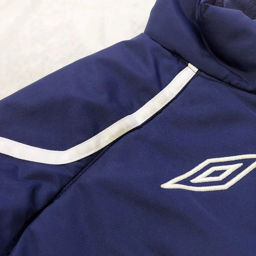 UMBRO Ambridand National Bench Court Soccer XL Fund | UMBRO アンブロ イングランド代表 ベンチコート サッカー XL 中綿