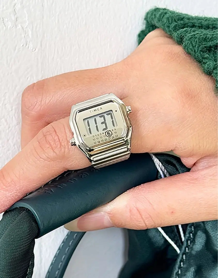 Conjunto de reloj y pulsera TIMEX x MM6 T80 con anillo