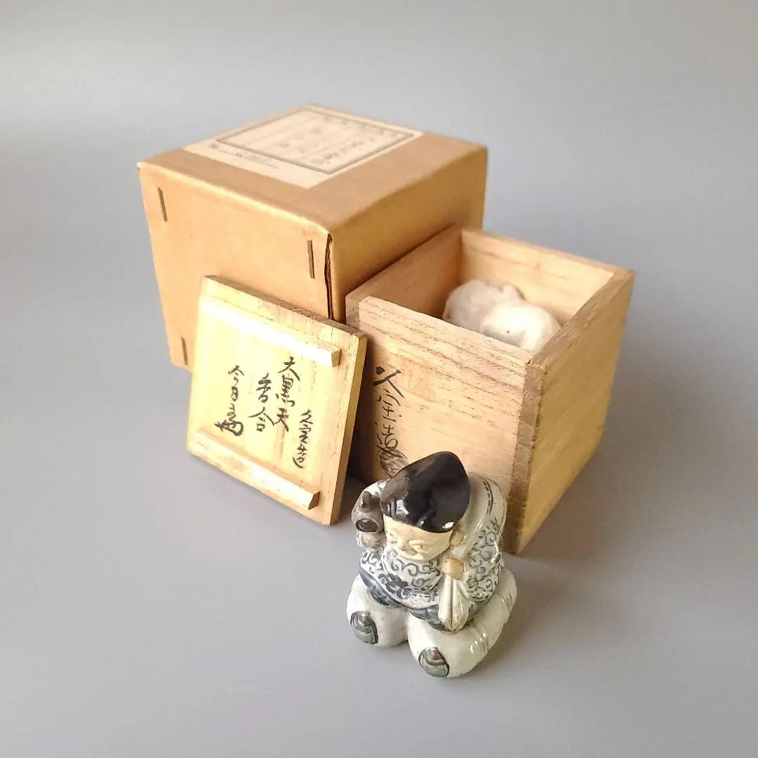 Tea ceremony utensils Kyoyaki Daikokuten Incense container First generation Kuze Kutaka with box, with written by Tadanisai 14th generation Urasenke