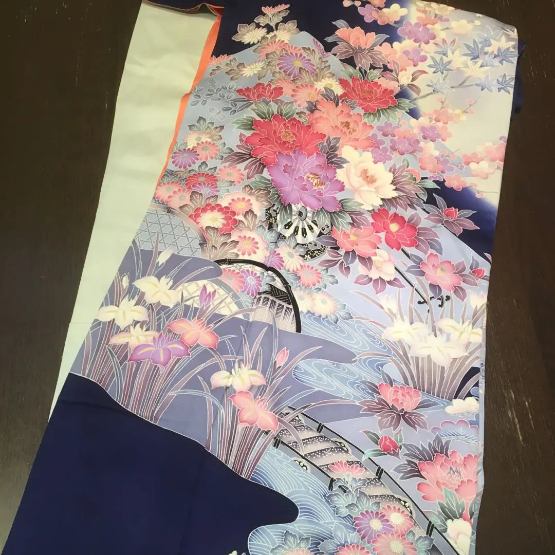 Venta al por mayor de kimonos: 6 furisode de seda, material de remake