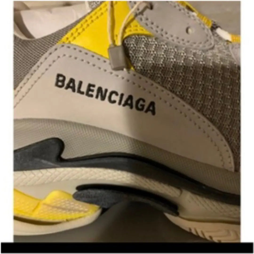 Valenciaga Triple S 40 Surely Genuine Accessories are all available