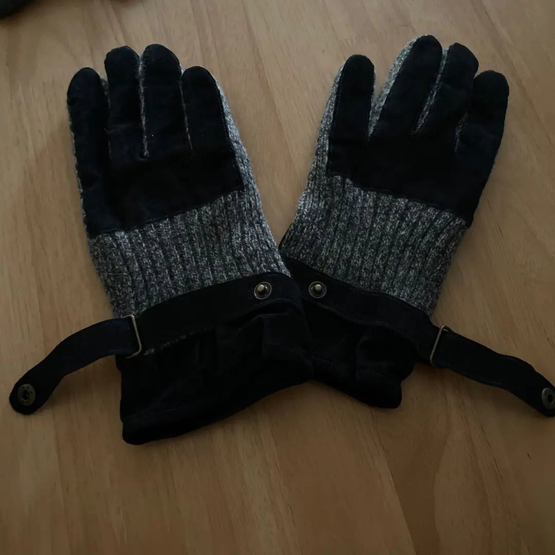 Price reduced again, unused ♡ Asher HL gloves