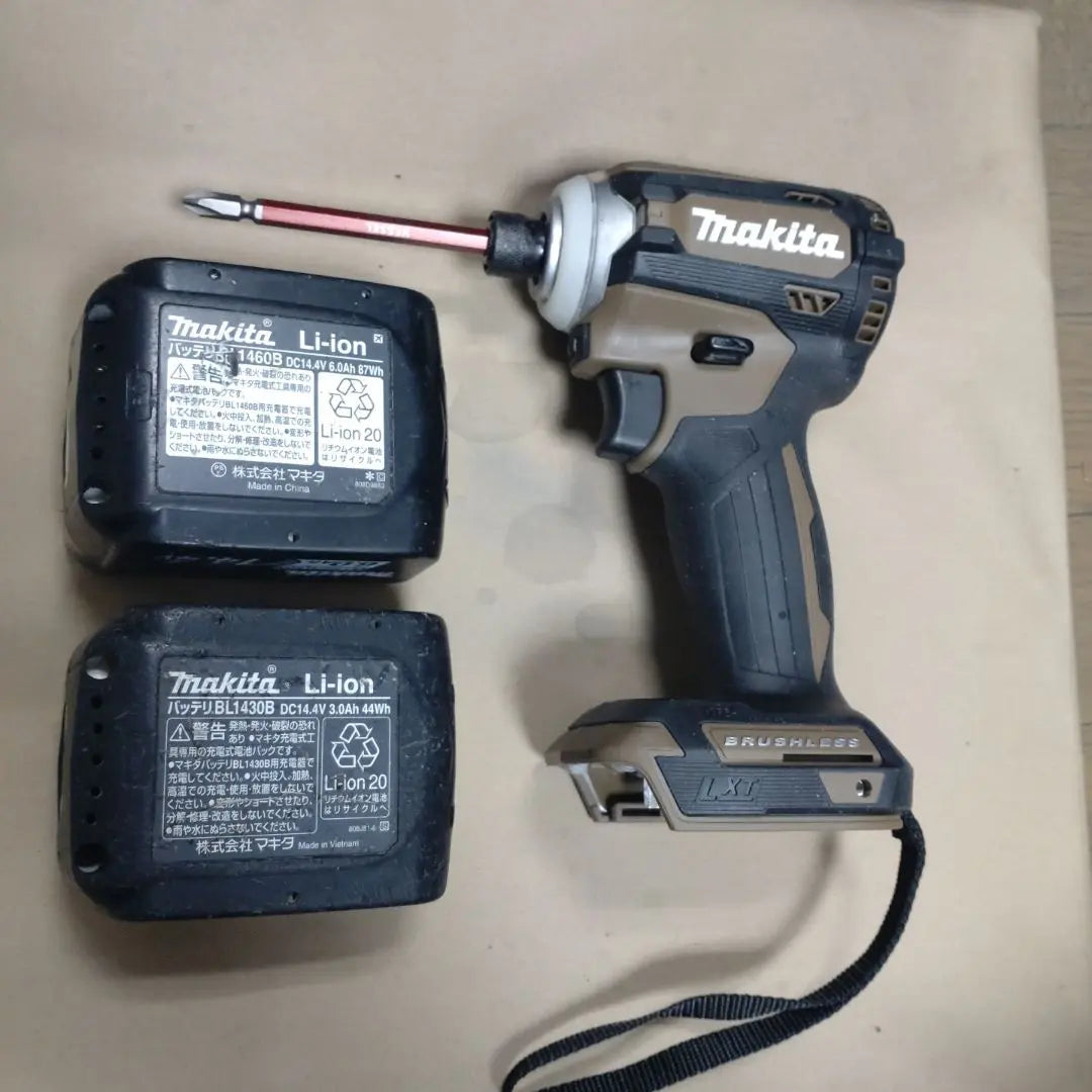 Cargador de impacto Makita TD161D de 14,4 V sin usar, juego completo