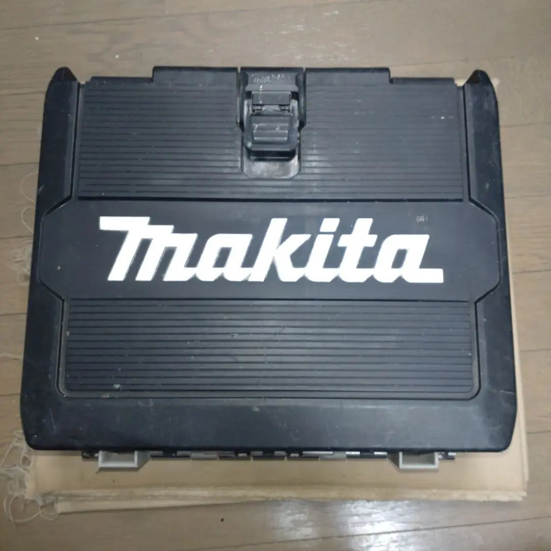 Cargador de impacto Makita TD161D de 14,4 V sin usar, juego completo