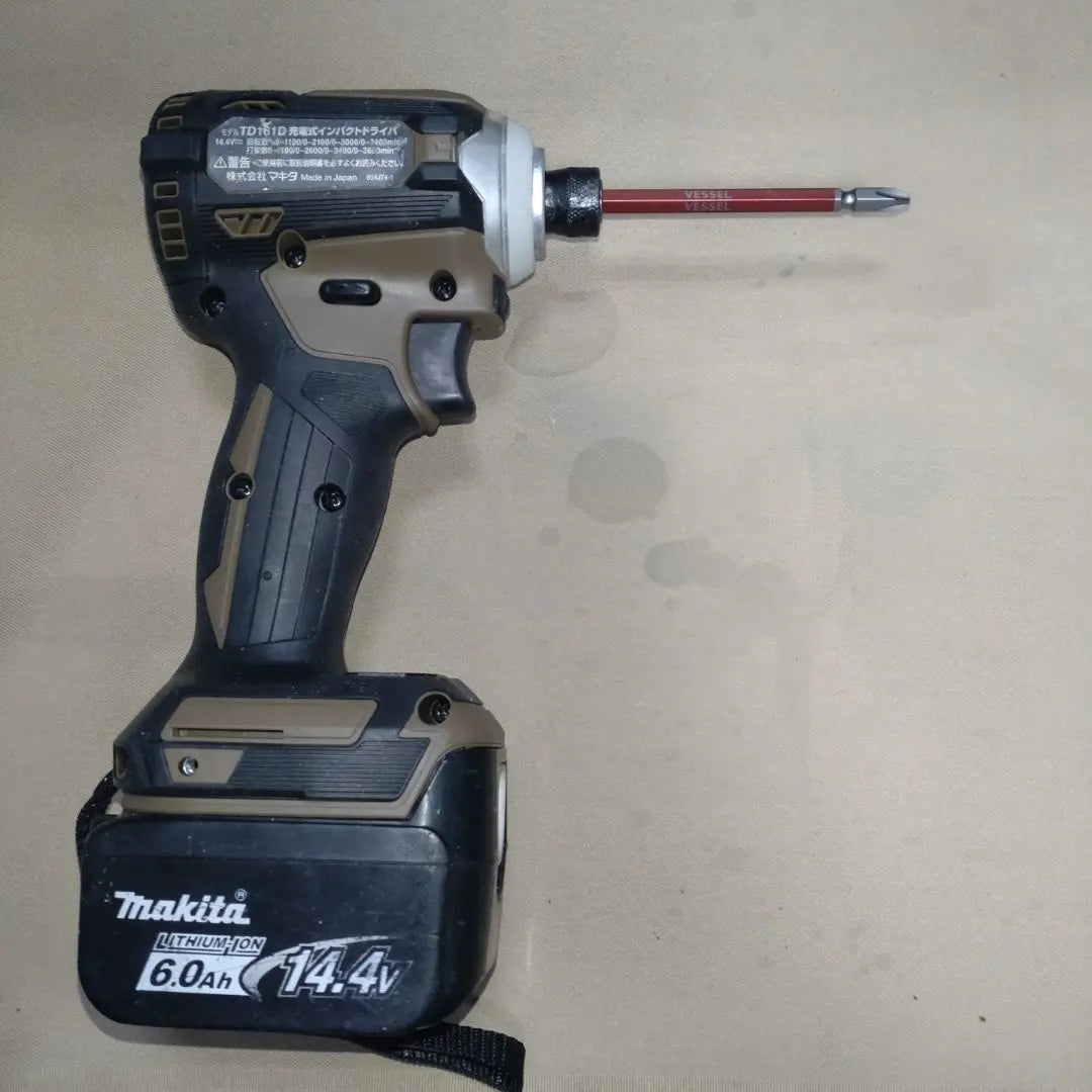 Cargador de impacto Makita TD161D de 14,4 V sin usar, juego completo