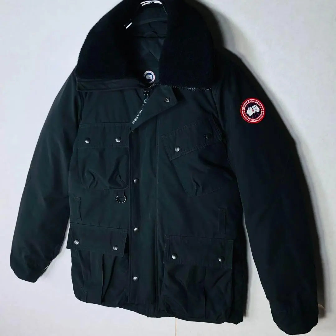 [Good condition] Canada Goose Down Jacket, M Size, Black 4080M