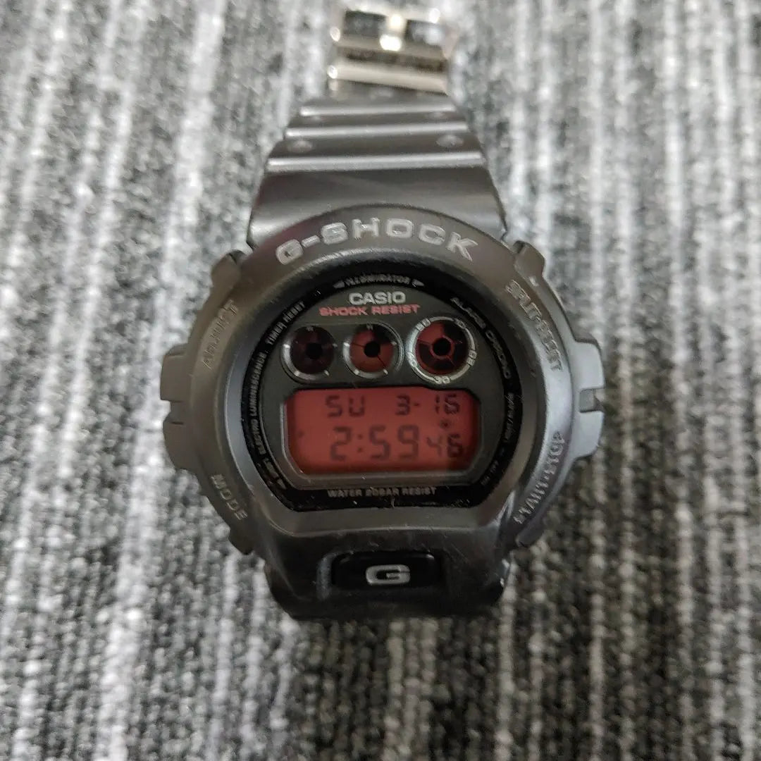 072 G-SHOCK DW-6900 Black Red Digital Watch