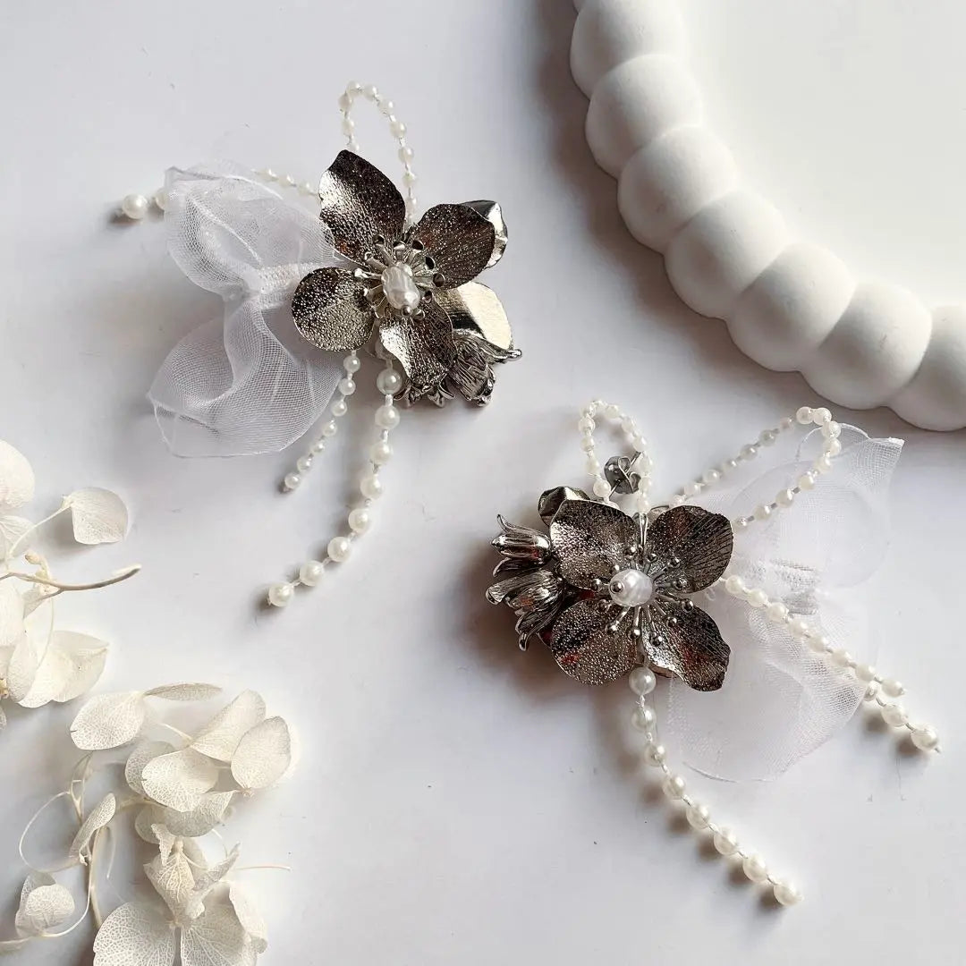 ❸ Handmade earrings metal flower large pearl chiffon lace earrings | ❸ハンドメイドピアス メタルフラワー 大ぶり パール シフォンレース イヤリング