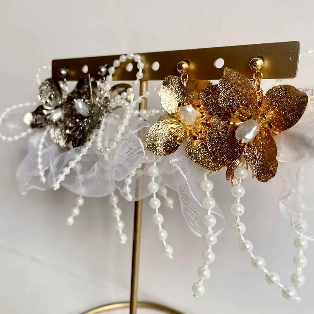 ❸ Handmade earrings metal flower large pearl chiffon lace earrings | ❸ハンドメイドピアス メタルフラワー 大ぶり パール シフォンレース イヤリング