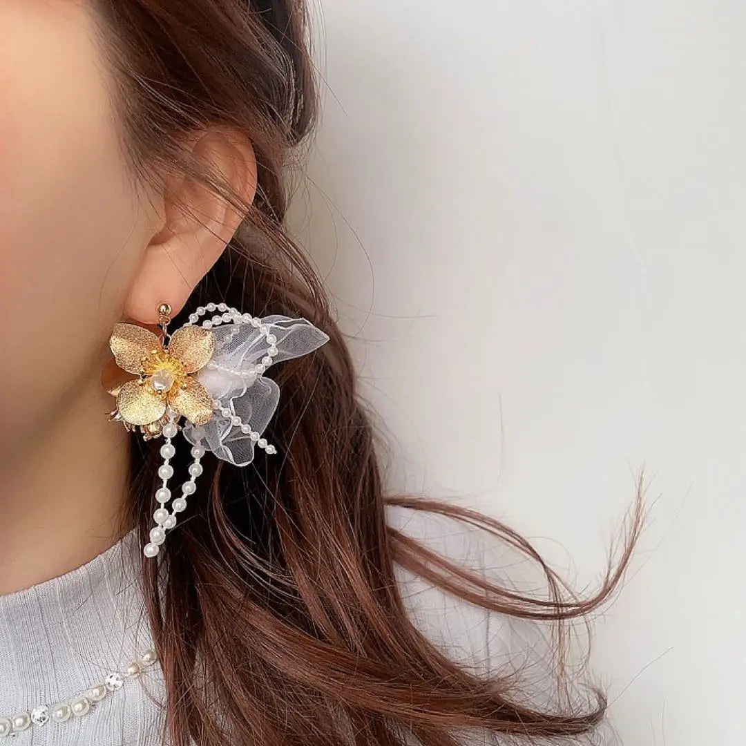 ❸ Handmade earrings metal flower large pearl chiffon lace earrings | ❸ハンドメイドピアス メタルフラワー 大ぶり パール シフォンレース イヤリング