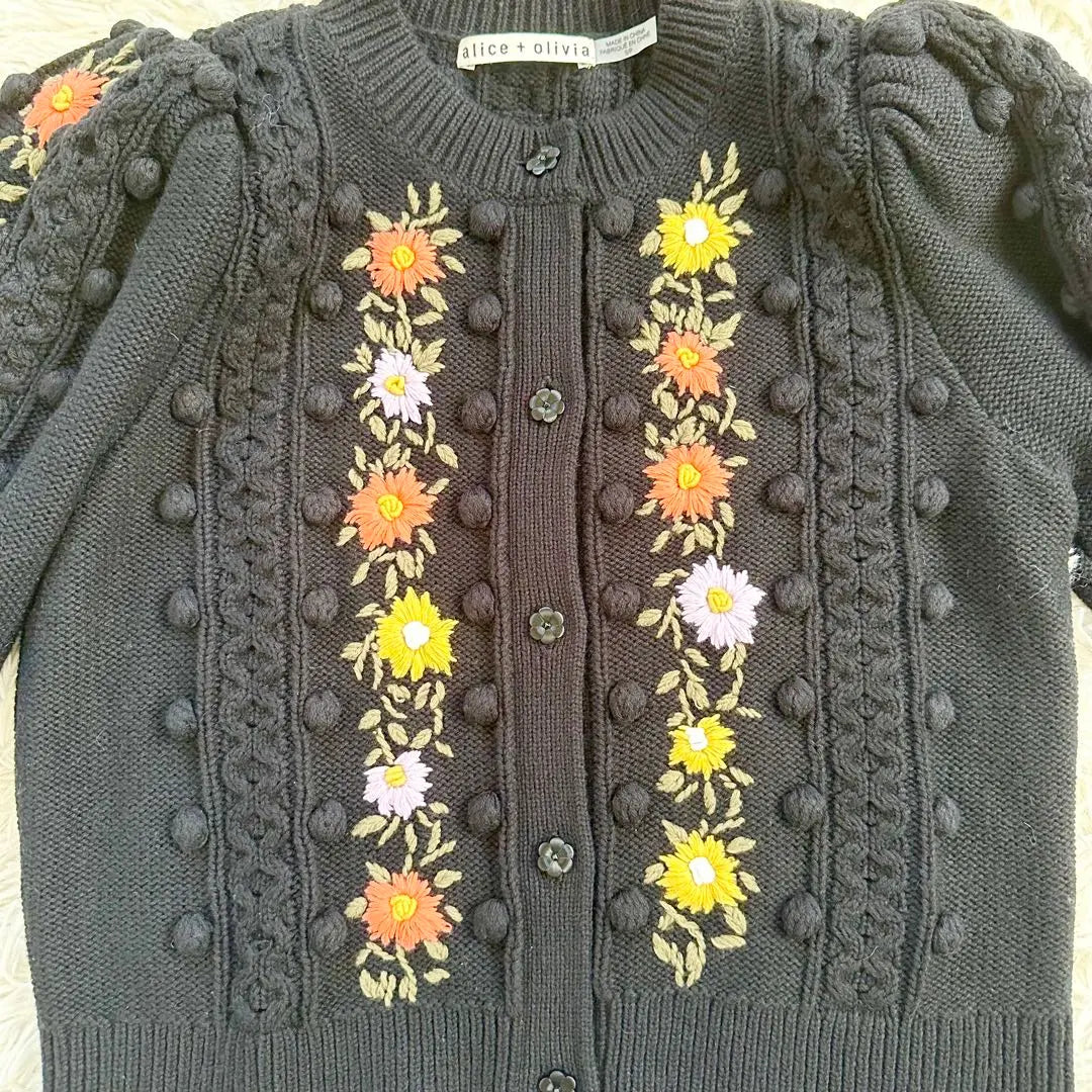 [Wearing 3 times for a short time] Alice and Olivia Embroidered Popcorn Knit Cardigan