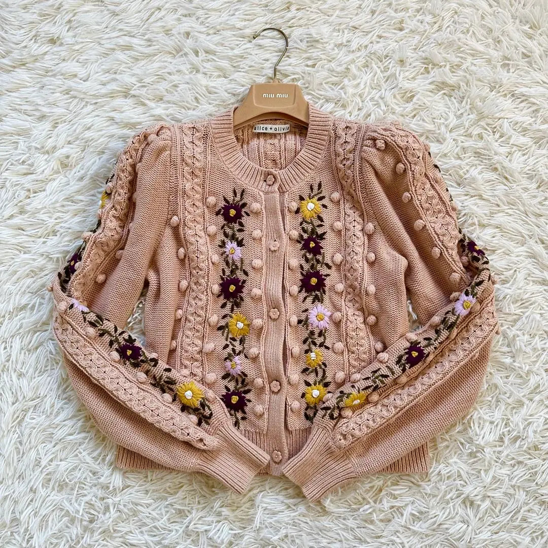 [Wearing 3 times for a short time] Alice and Olivia Embroidered Popcorn Knit Cardigan