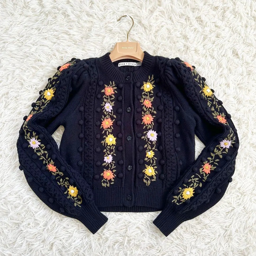 [Wearing 3 times for a short time] Alice and Olivia Embroidered Popcorn Knit Cardigan