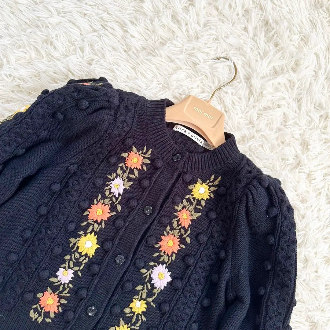 [Wearing 3 times for a short time] Alice and Olivia Embroidered Popcorn Knit Cardigan