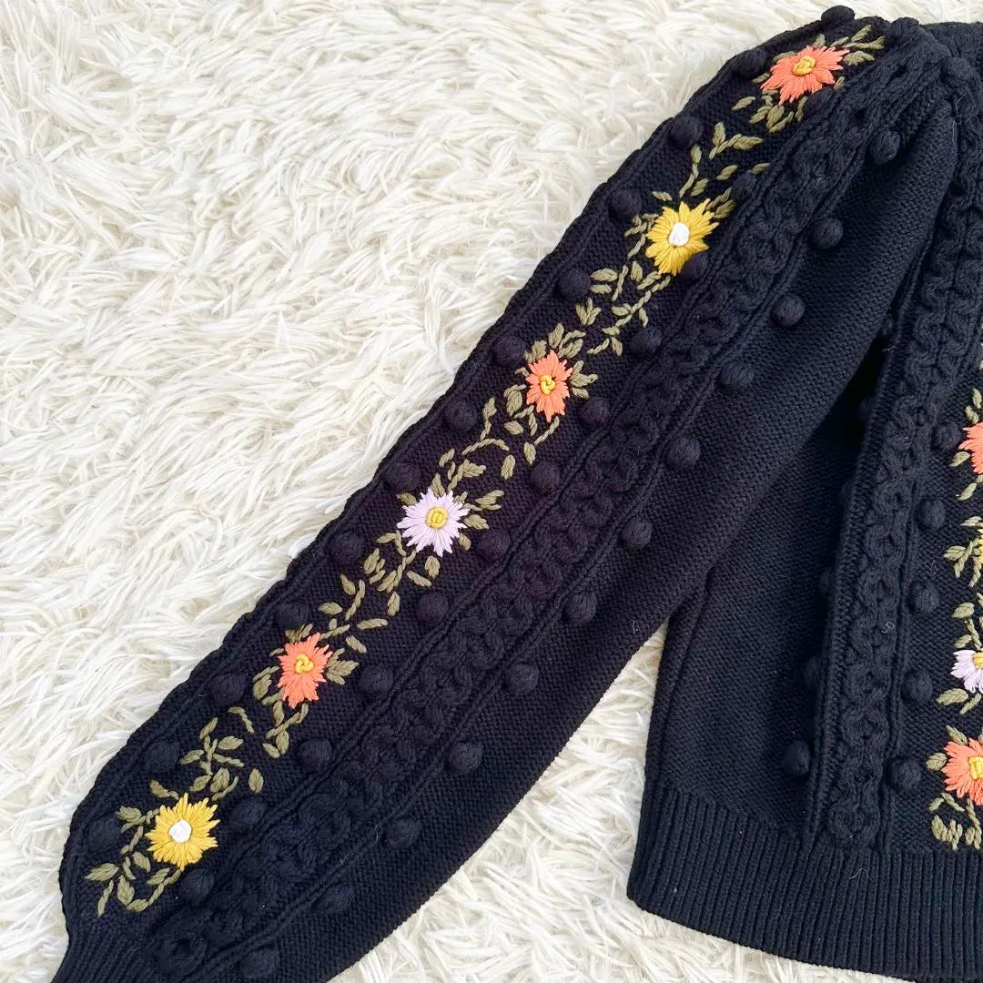 [Wearing 3 times for a short time] Alice and Olivia Embroidered Popcorn Knit Cardigan