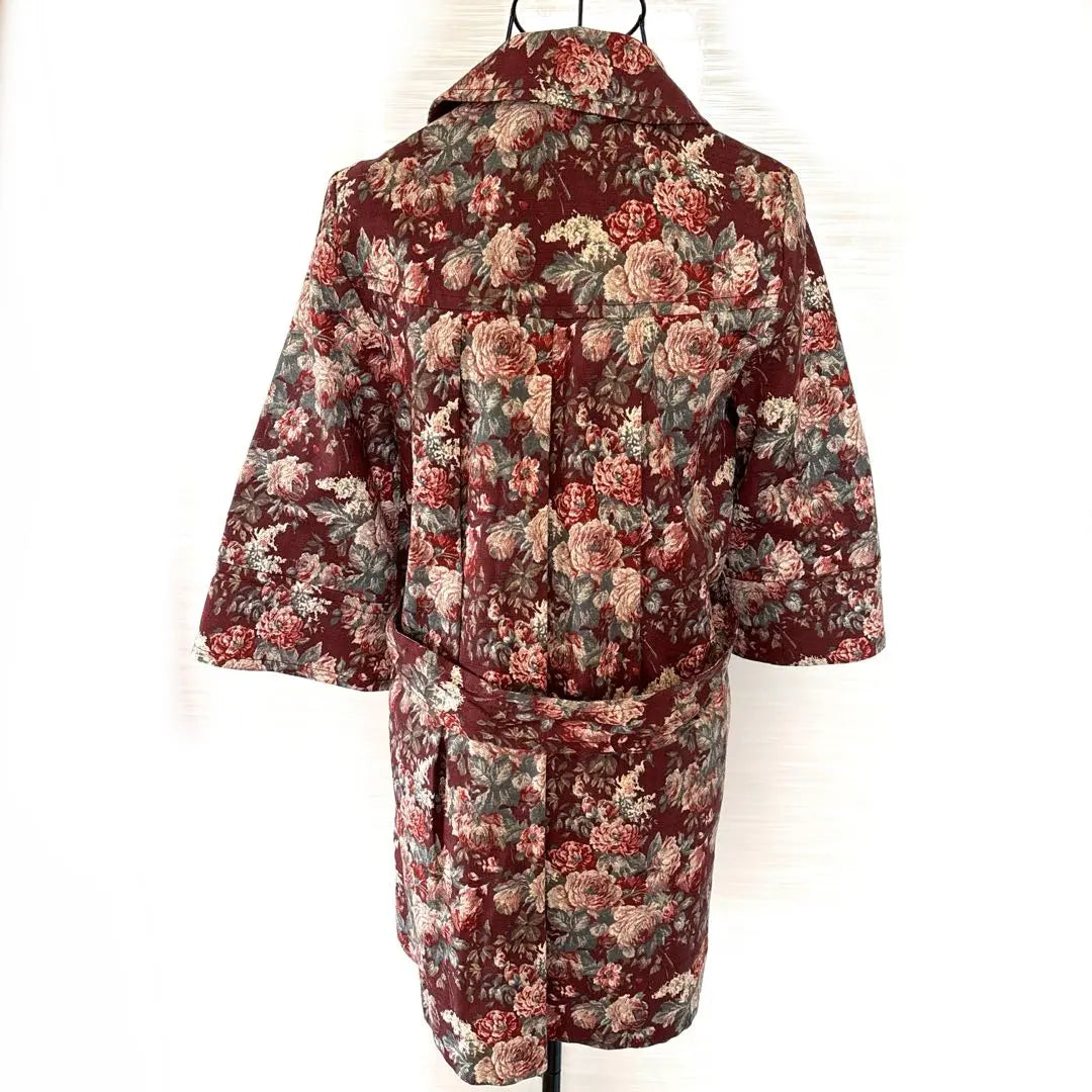 Painting flowers, gobelin pattern, all-flower pattern, trench coat, pleated, large button, rose