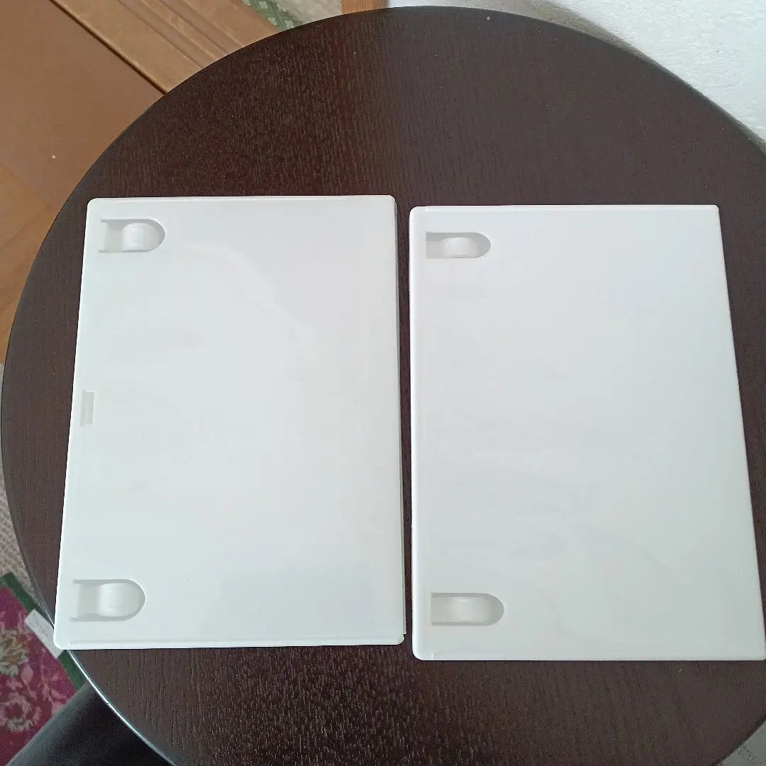 White DVD case for 1, 2 pieces set