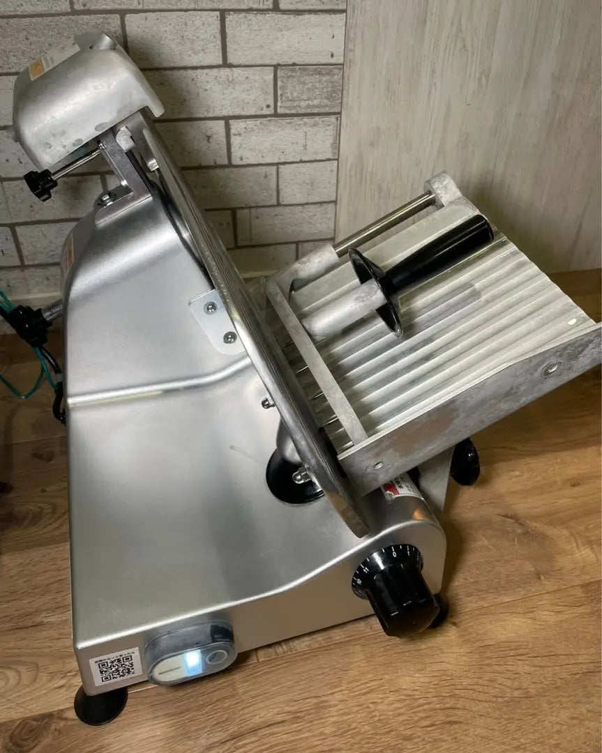 Meat slicer PRO-250YS-B1 | ミートスライサー PRO-250YS-B1