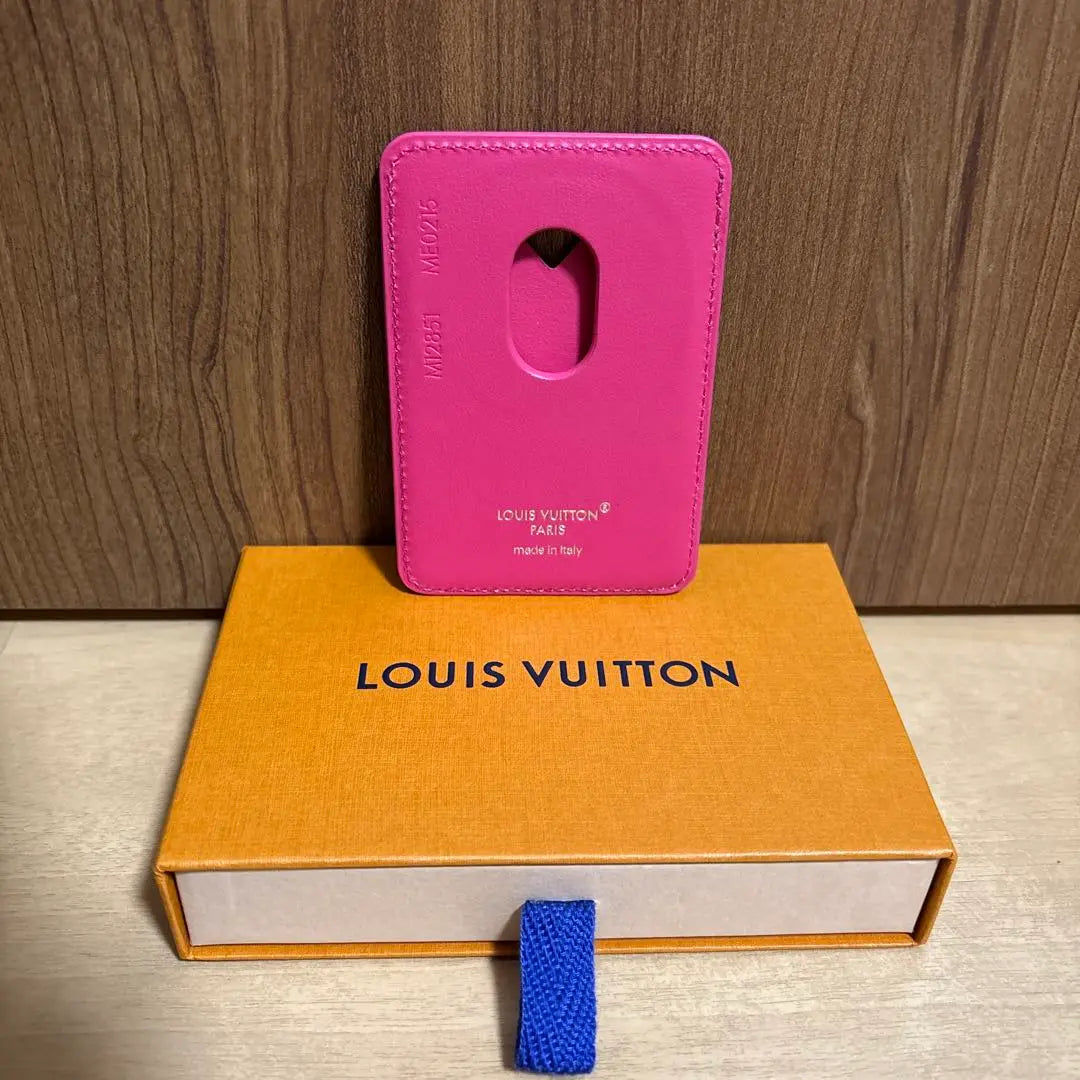 [Louis Vuitton] Imán de culto de Porto