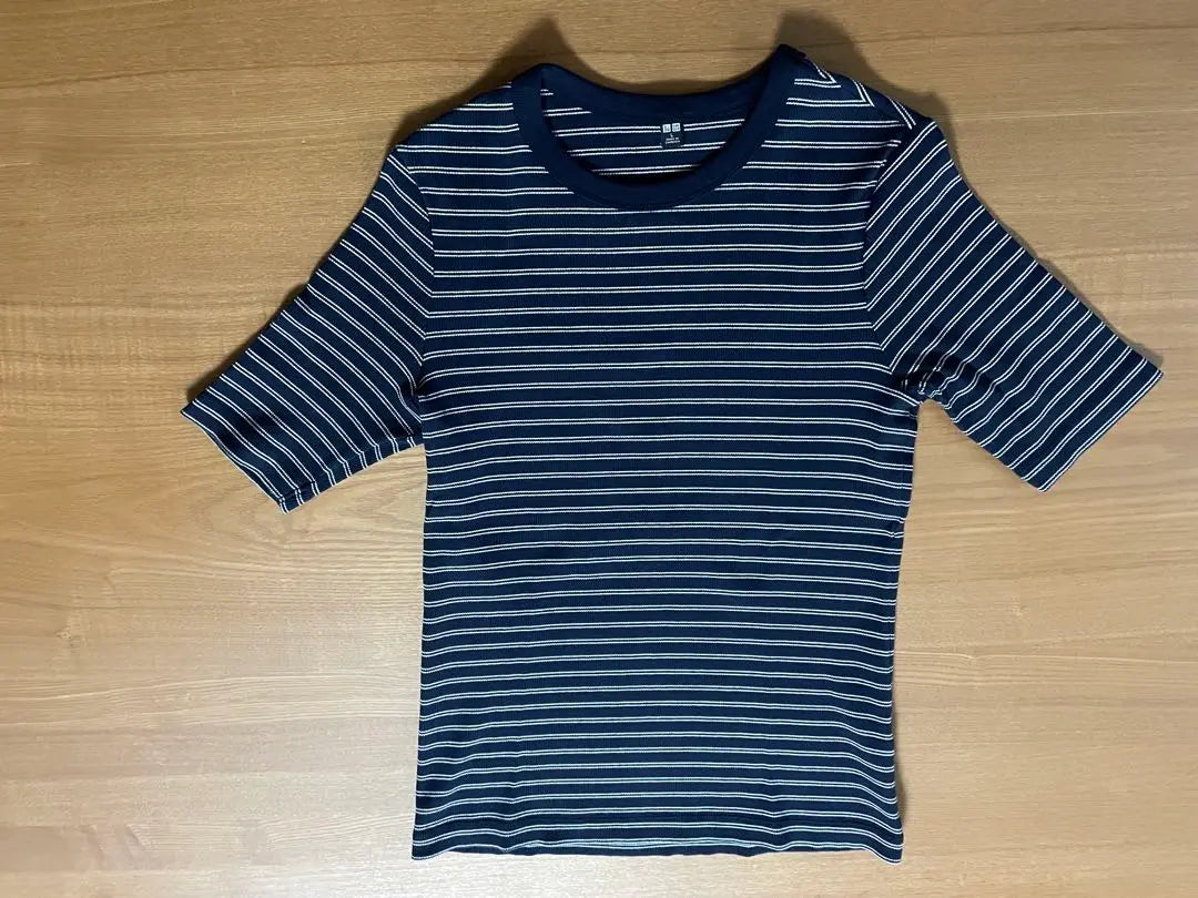 Uniqlo T-shirt, short sleeve, 2 pieces