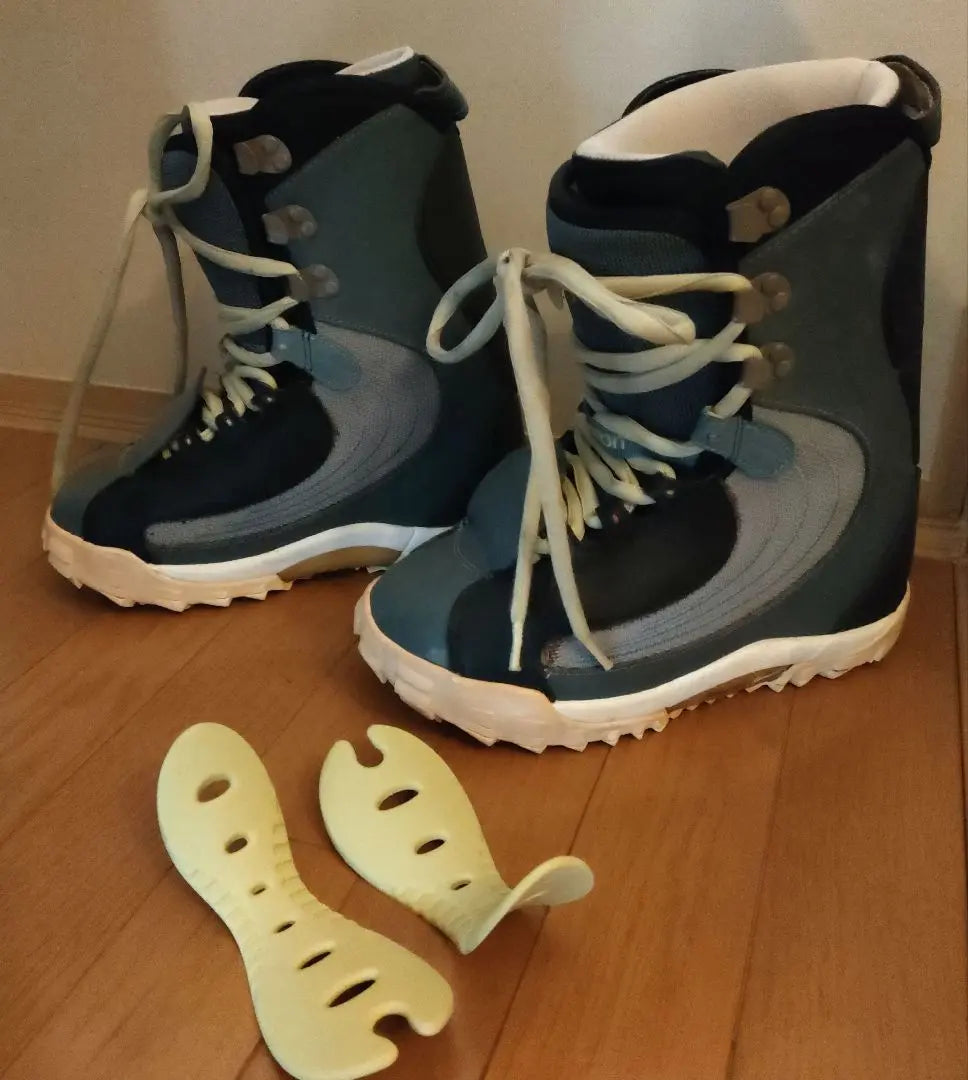 Botas de snowboard Burton talla 6 de EE. UU., 23 cm