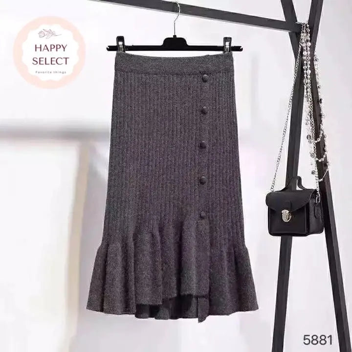 Price reduced! Stylish knit skirt with ruffles at the hem, gray