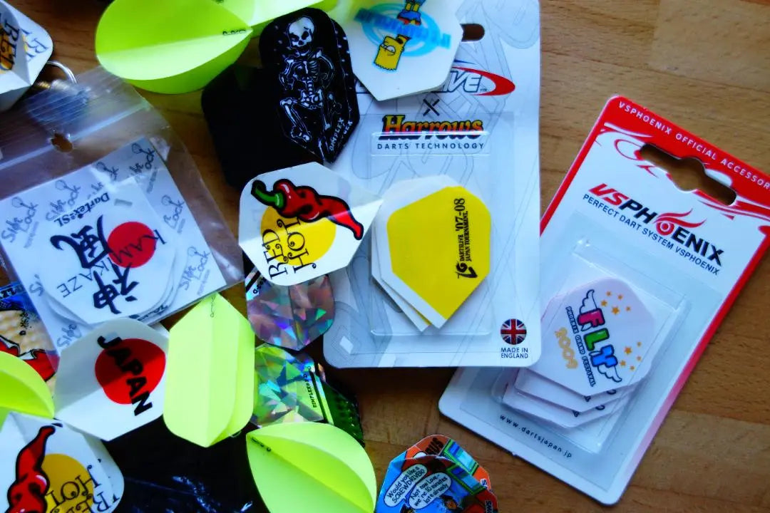 ♪Shipping included♪ Various darts flights, chips and other sets