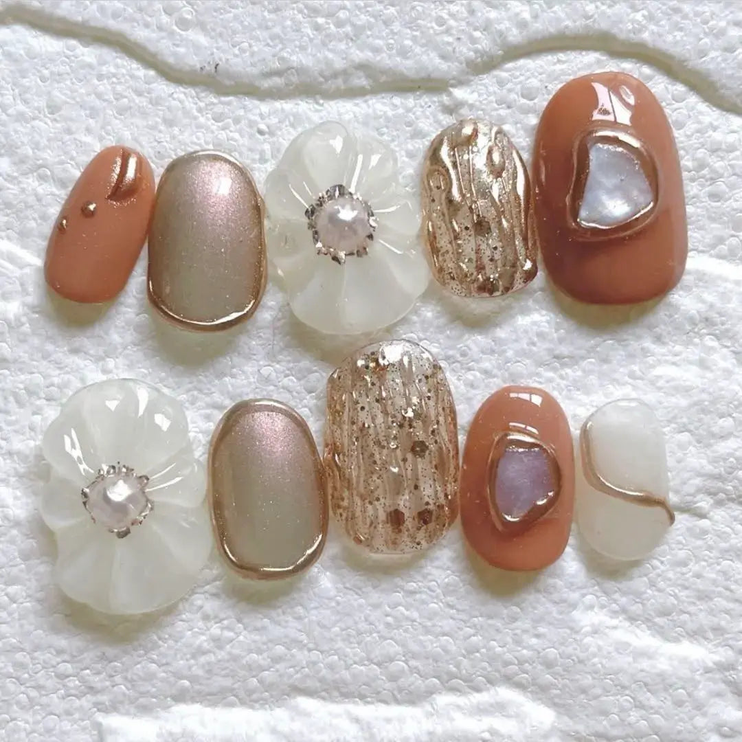 Plump flower nails, nuanced nails, shell belt, enclosed nails, adult, elegant