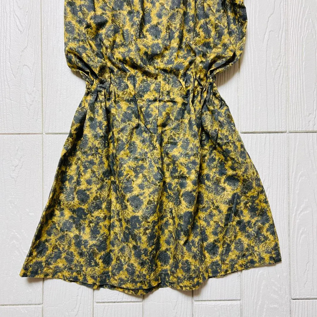 Vestido con lazo en la cintura y estampado interior de Deuxieme Classe