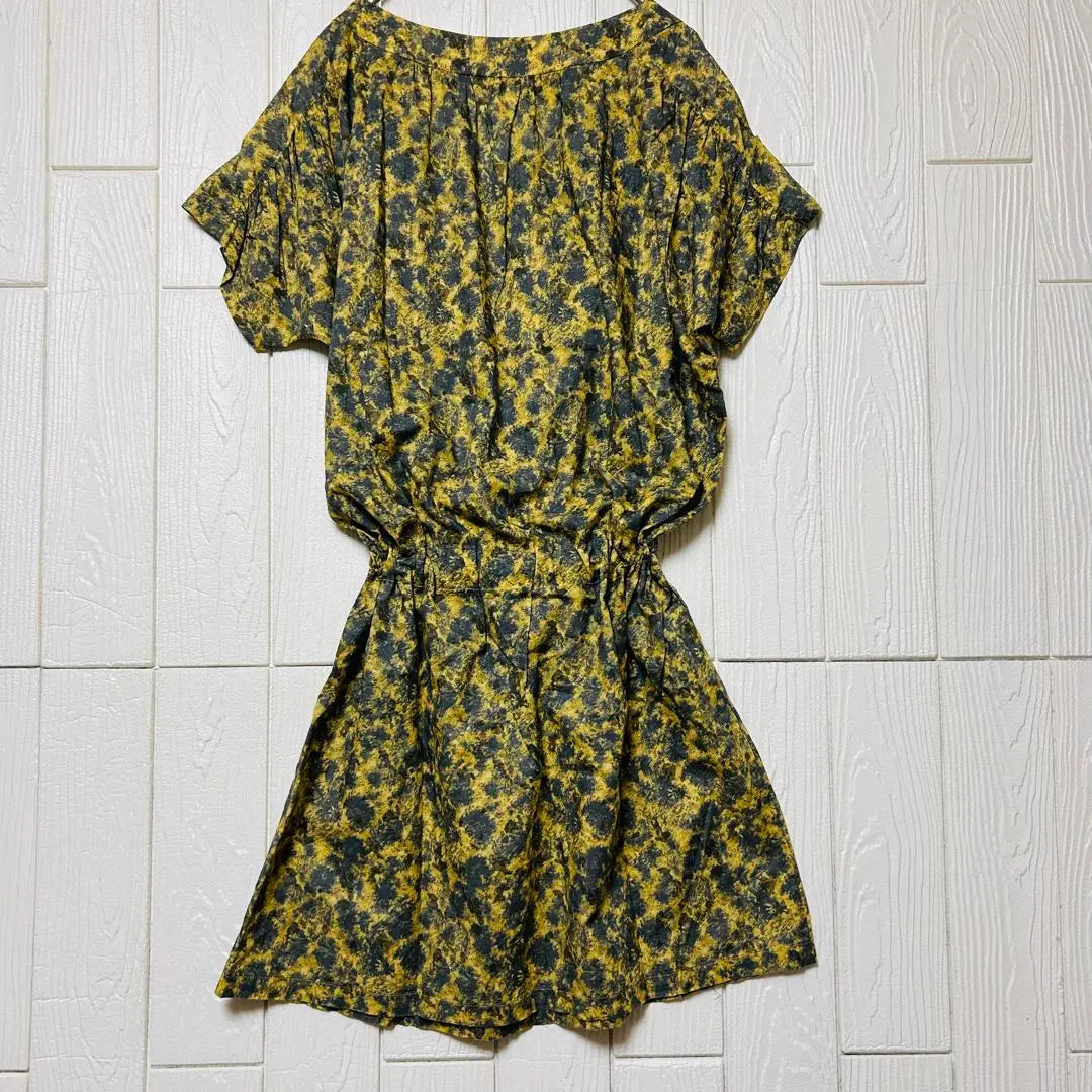 Vestido con lazo en la cintura y estampado interior de Deuxieme Classe