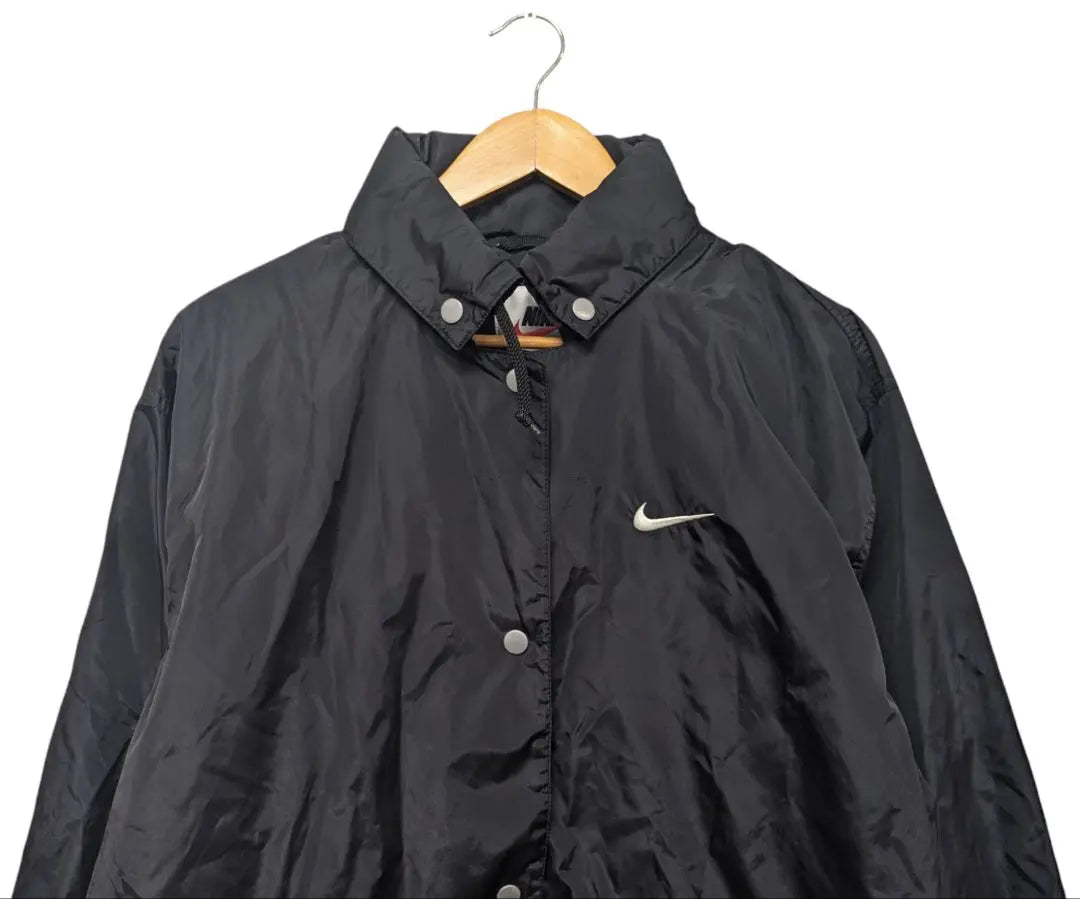 (NIKE) Chaqueta de nailon Nike para mujer con etiqueta plateada de los años 90