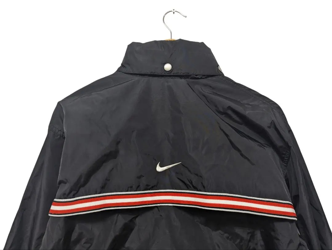 (NIKE) Chaqueta de nailon Nike para mujer con etiqueta plateada de los años 90